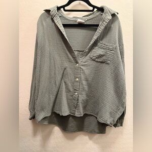 Women’s Buttons Down- GAP